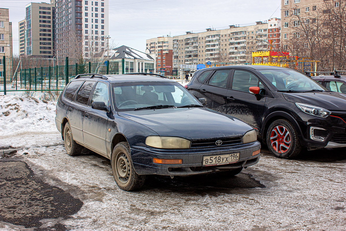 Свердловская область, № В 518 УХ 196 — Toyota Scepter (XV10) '91-96