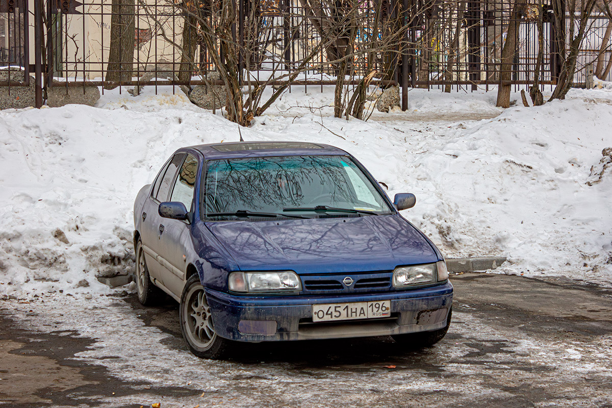 Свердловская область, № О 451 НА 196 — Nissan Primera (P10) '90-96