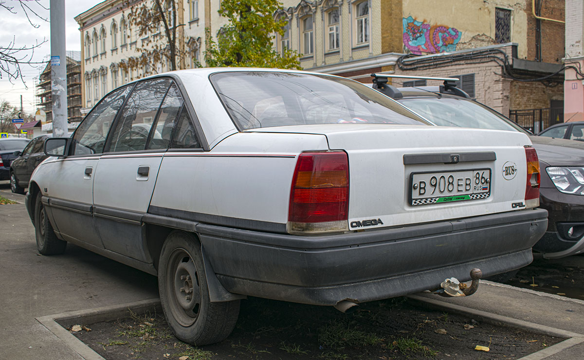 Саратовская область, № В 908 ЕВ 86 — Opel Omega (A) '86-94; Ханты-Мансийский автоном.округ — Вне региона