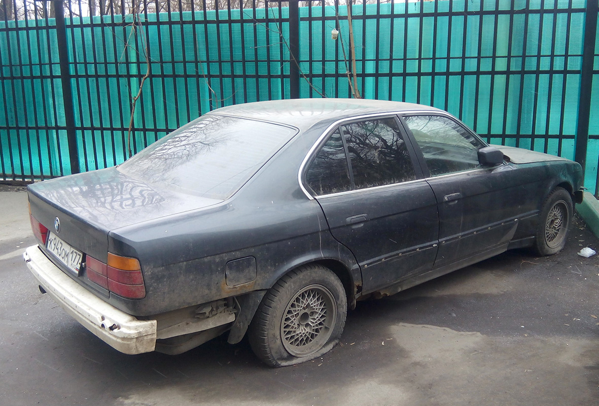 Москва, № К 943 ОМ 177 — BMW 5 Series (E34) '87-96