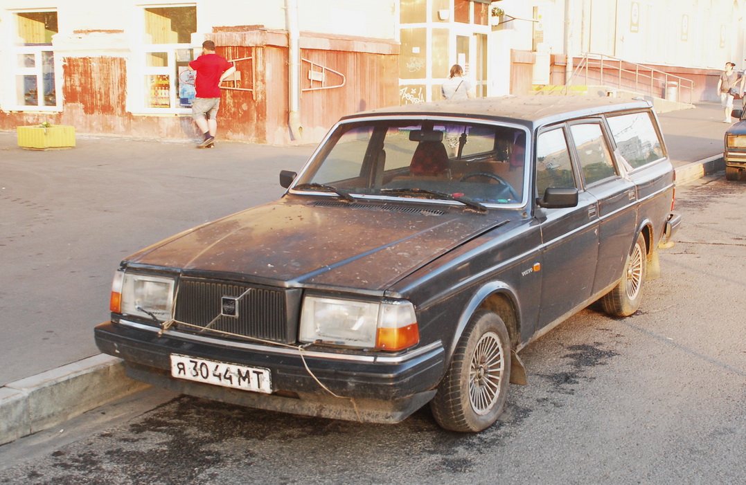 Москва, № Я 3044 МТ — Volvo 240 Series (общая модель)