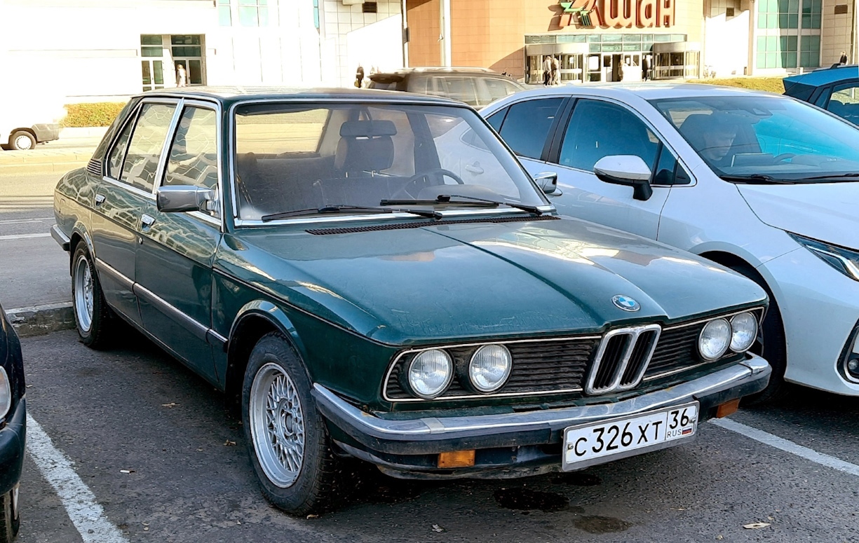 Воронежская область, № С 326 ХТ 36 — BMW 5 Series (E12) '72-81