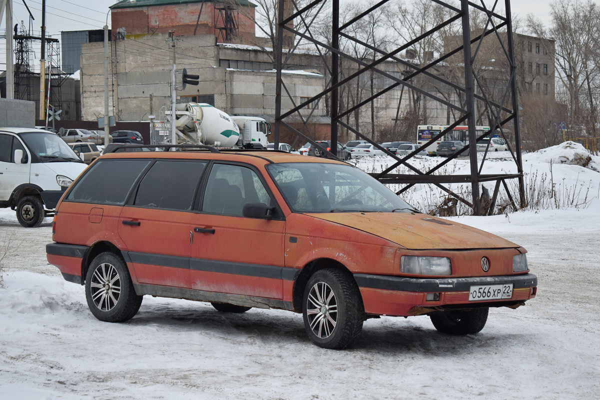 Алтайский край, № О 566 ХР 22 — Volkswagen Passat Variant (B3) '88-93