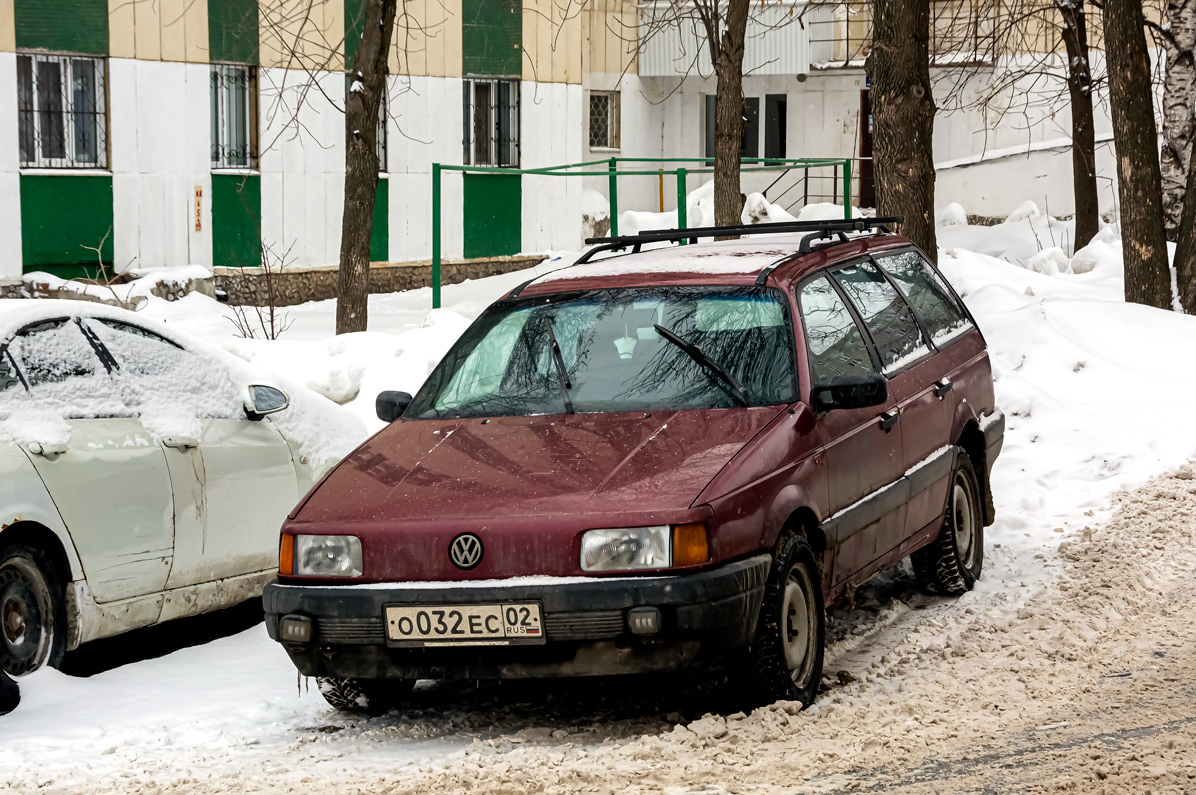 Башкортостан, № О 032 ЕС 02 — Volkswagen Passat Variant (B3) '88-93