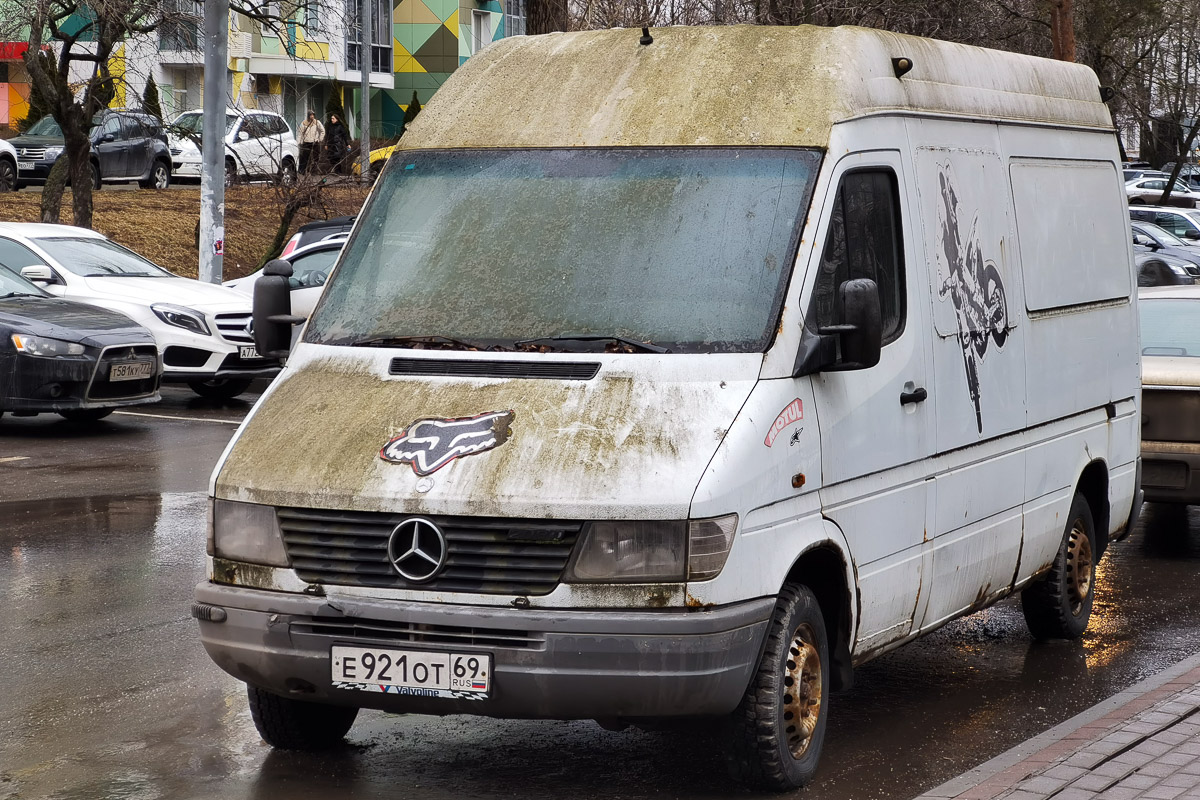 Москва, № Е 921 ОТ 69 — Mercedes-Benz Sprinter (1G) '95-00; Тверская область — Вне региона