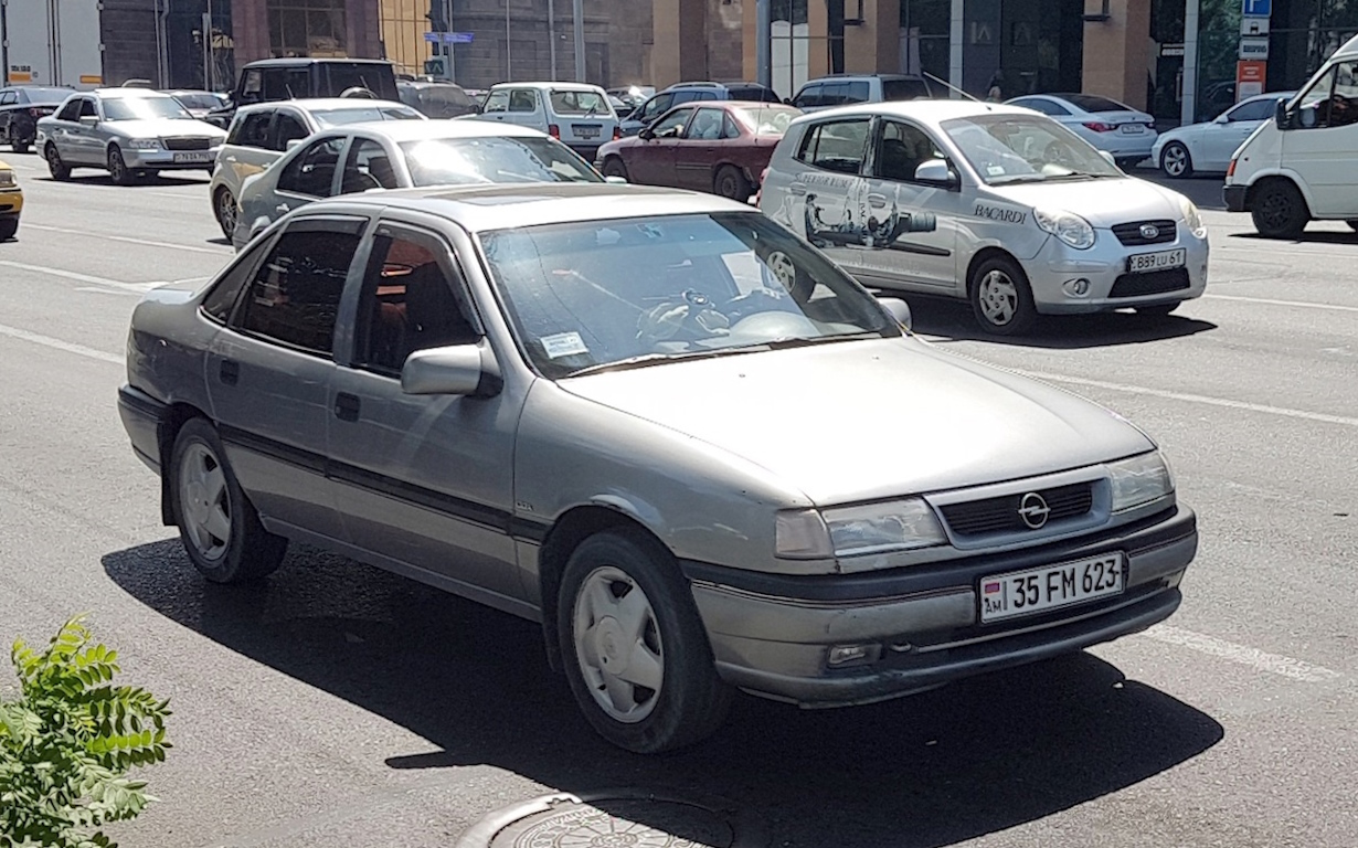 Армения, № 35 FM 623 — Opel Vectra (A) '88-95