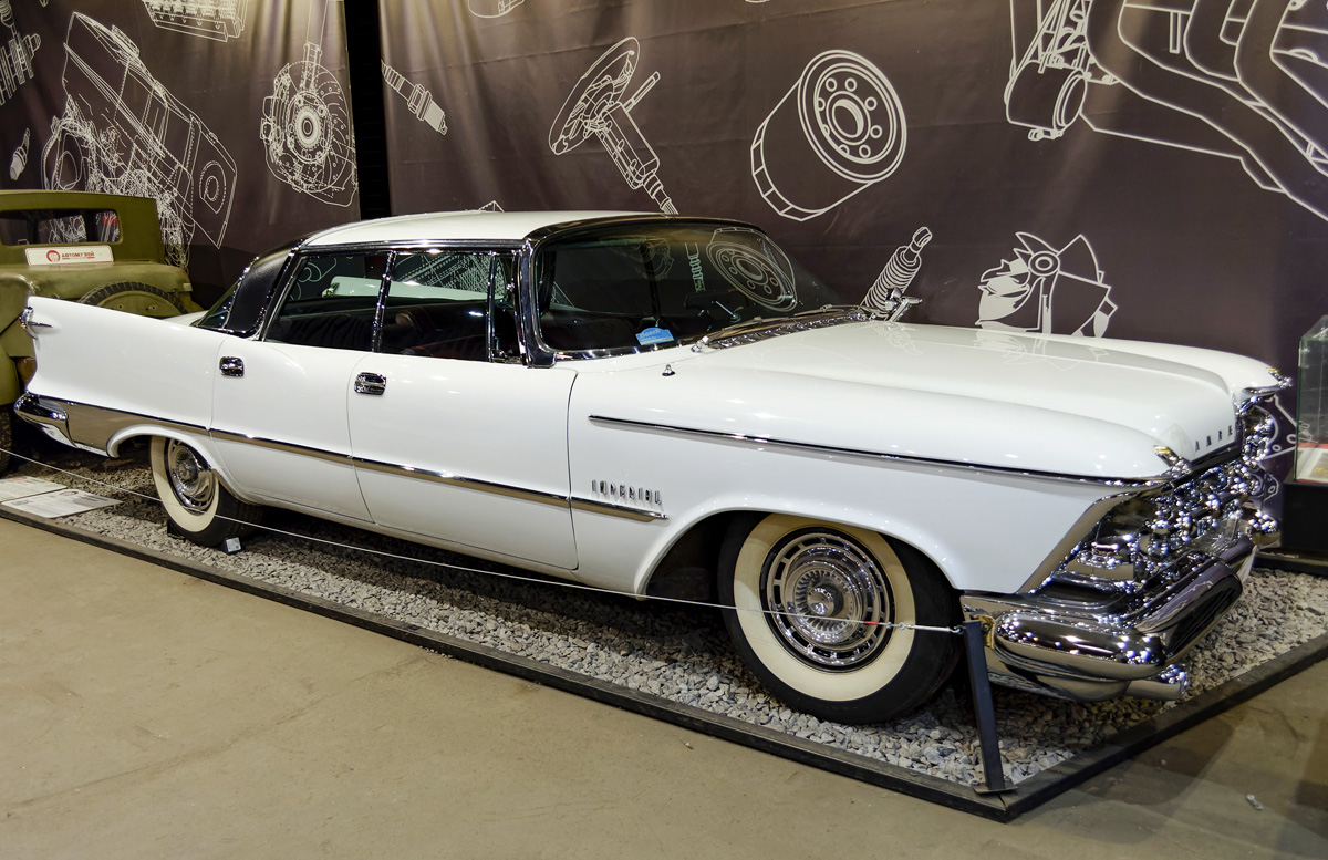 Москва, № (77) Б/Н 0693 — Chrysler Imperial  '57-59