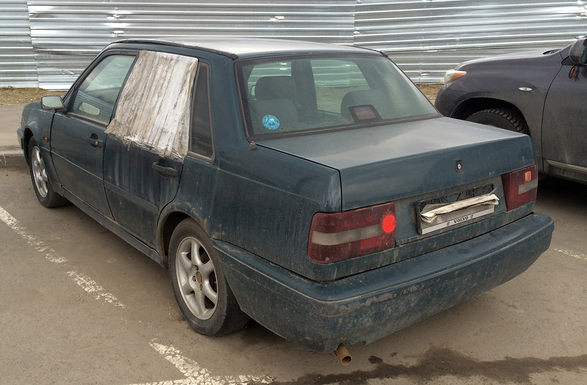 Москва, № (77) Б/Н 0702 — Volvo 460 '88–97