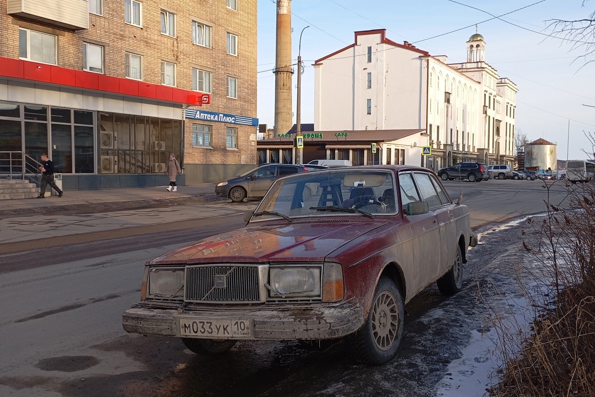 Карелия, № М 033 УК 10 — Volvo 240 Series (общая модель)