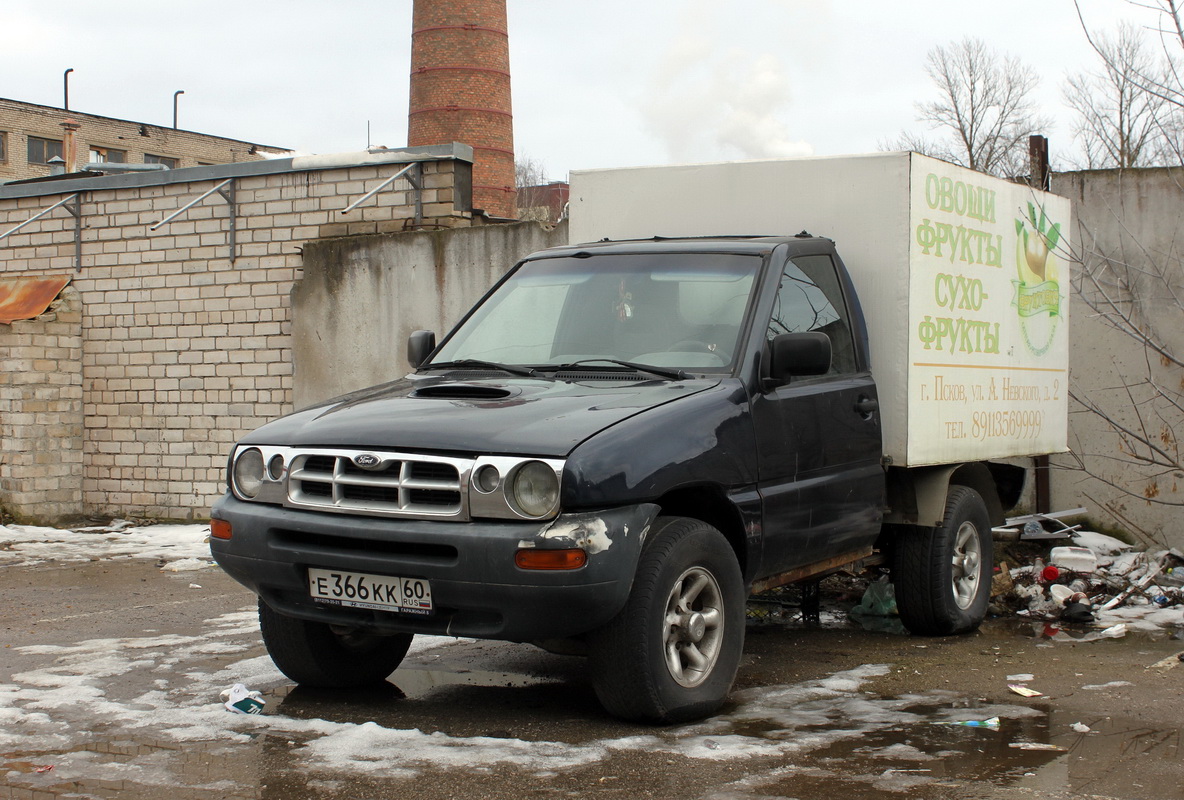 Псковская область, № Е 366 КК 60 — Ford Maverick '93-98