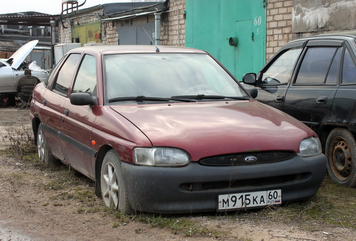 Псковская область, № М 915 КА 60 — Ford Escort MkVI '95-00
