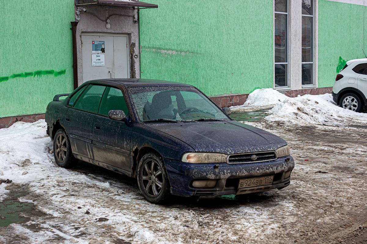 Свердловская область, № В 924 ВВ 196 — Subaru Legacy (2G) '93-99