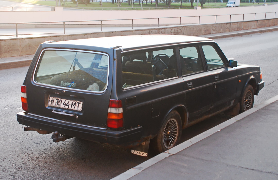 Москва, № Я 3044 МТ — Volvo 240 Series (общая модель)