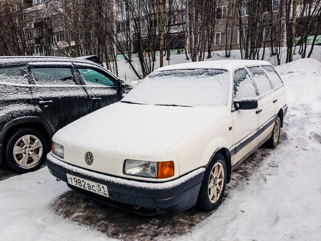 Мурманская область, № Т 982 ВС 51 — Volkswagen Passat Variant (B3) '88-93