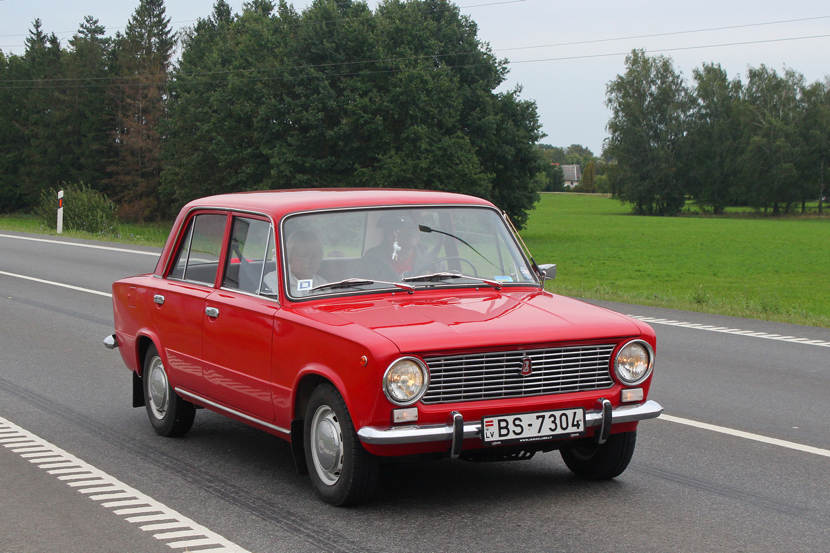 Латвия, № BS-7304 — ВАЗ-2101 Жигули '70-83; Литва — Baltijos kelias 35