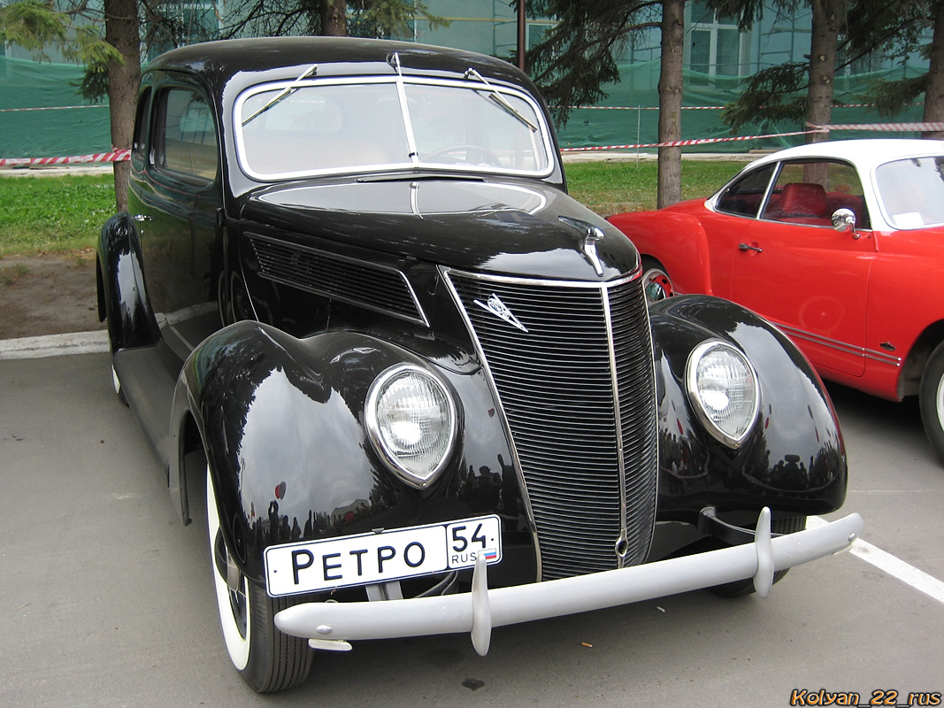 Новосибирская область, № Р 488 ХТ 54 — Ford Deluxe '37-40; Алтайский край — Выставки ко дню города Барнаул, 2010 г.