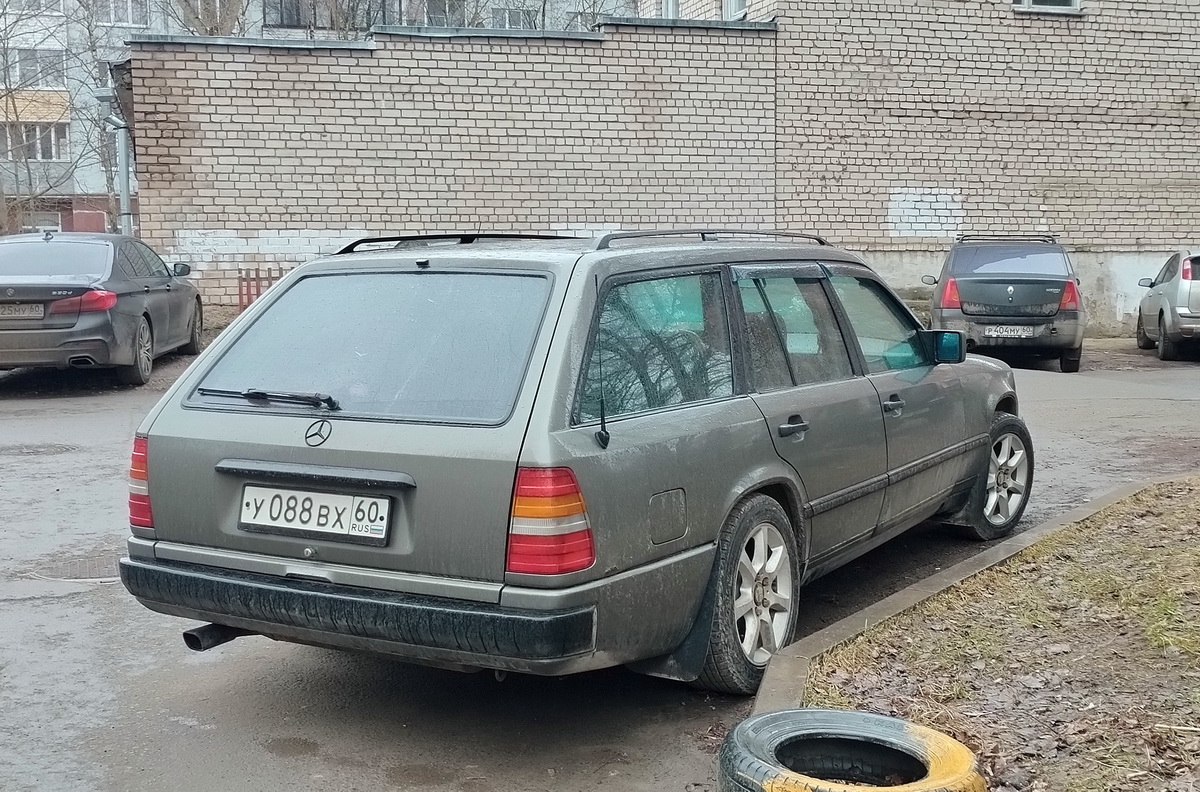 Псковская область, № У 088 ВХ 60 — Mercedes-Benz (S124) '86-96