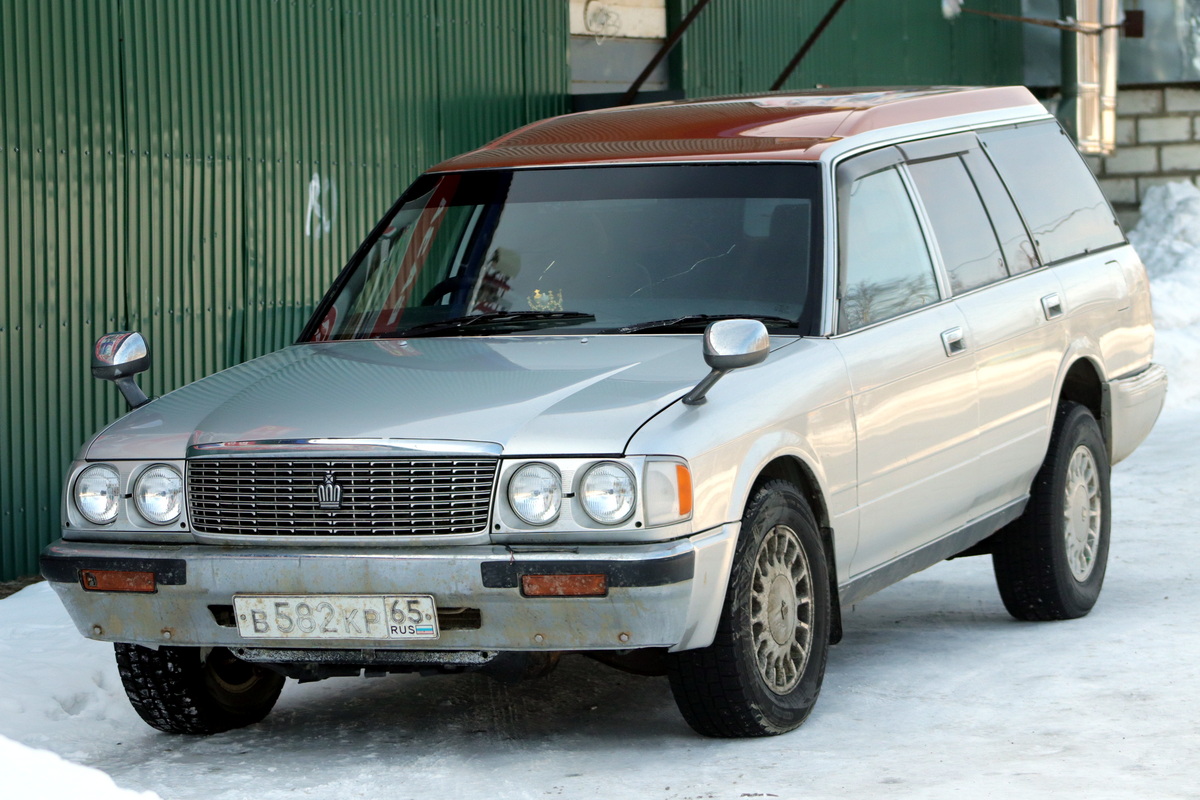 Сахалинская область, № В 582 КР 65 — Toyota Crown (S130, facelift) '91-99