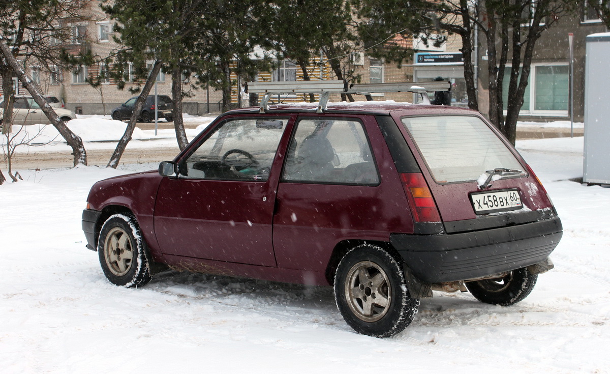 Псковская область, № Х 458 ВХ 60 — Renault 5 '85-96