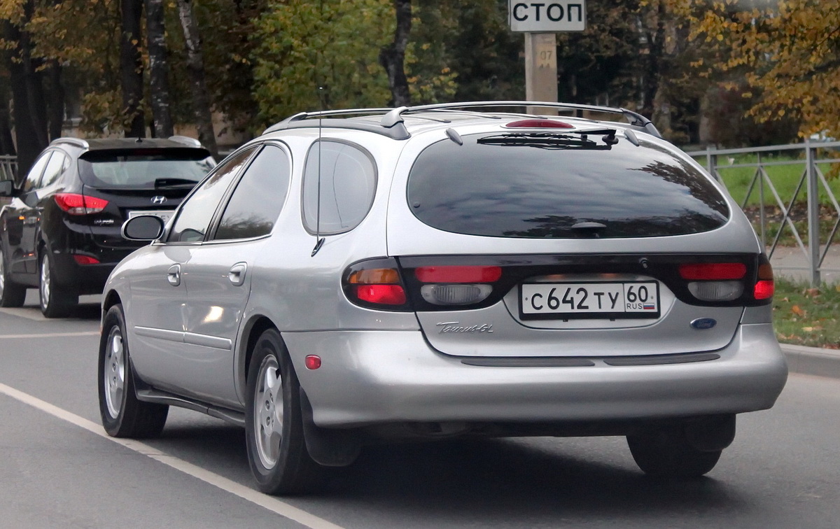 Псковская область, № С 642 ТУ 60 — Ford Taurus (3G) '95-99