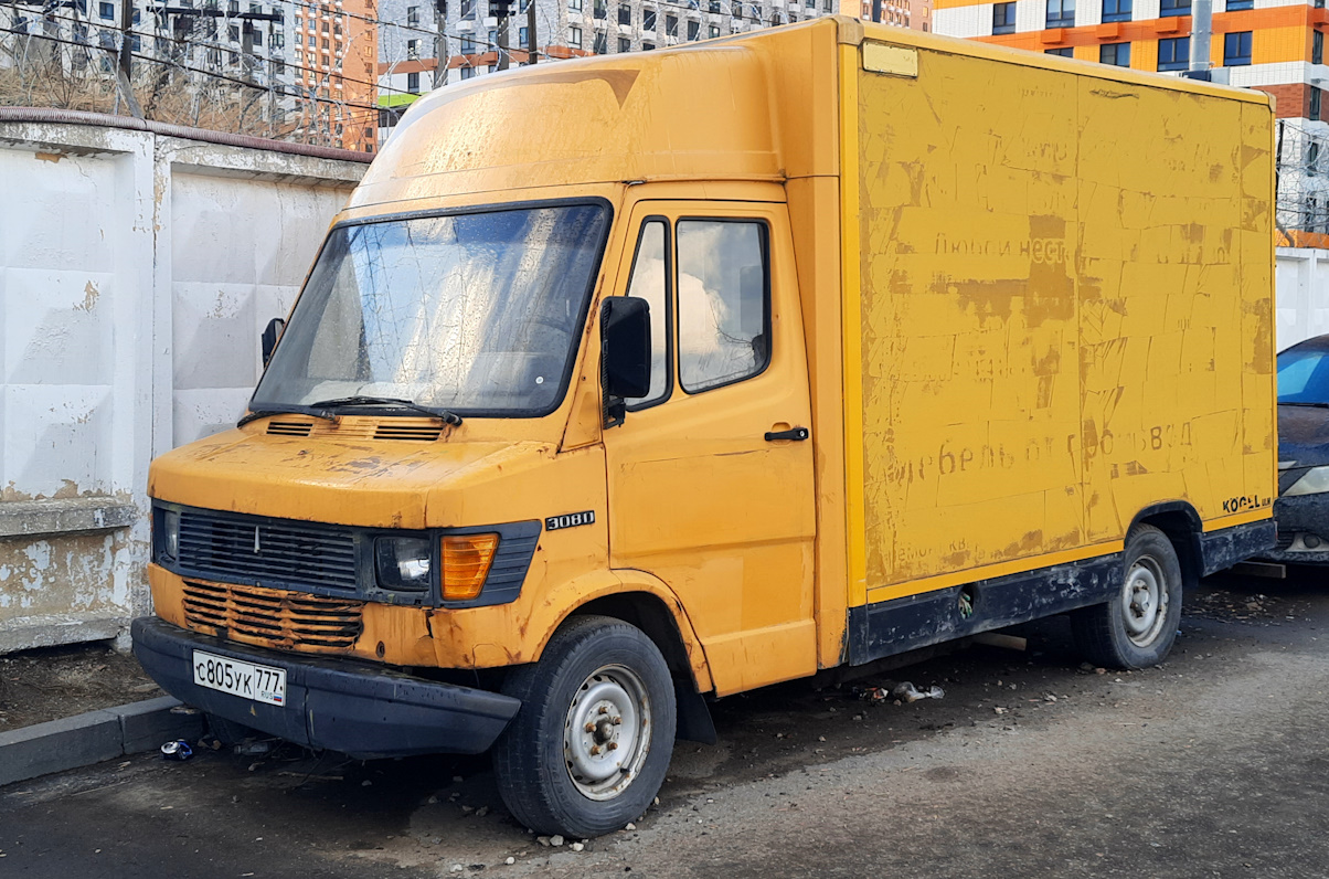 Москва, № С 805 УК 777 — Mercedes-Benz T1 308D '76-96