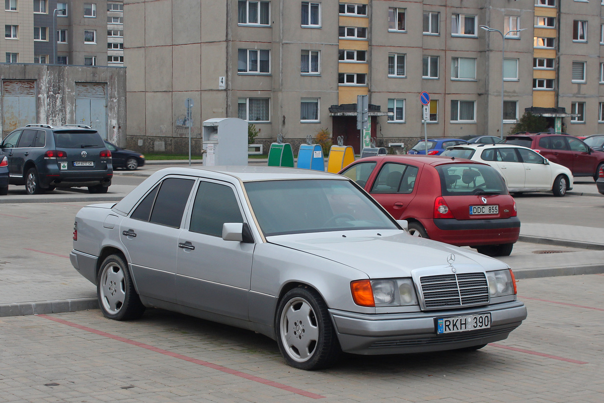 Литва, № RKH 390 — Mercedes-Benz (W124) '84-96
