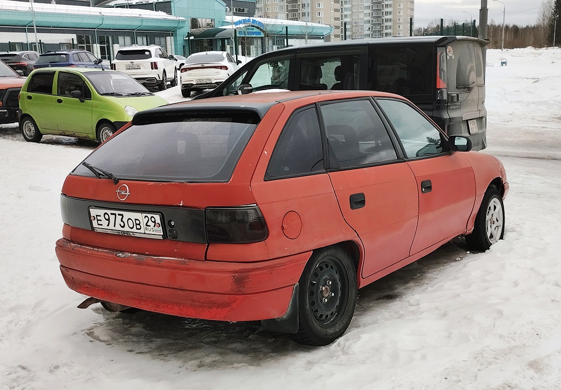 Архангельская область, № Е 973 ОВ 29 — Opel Astra (F) '91-98