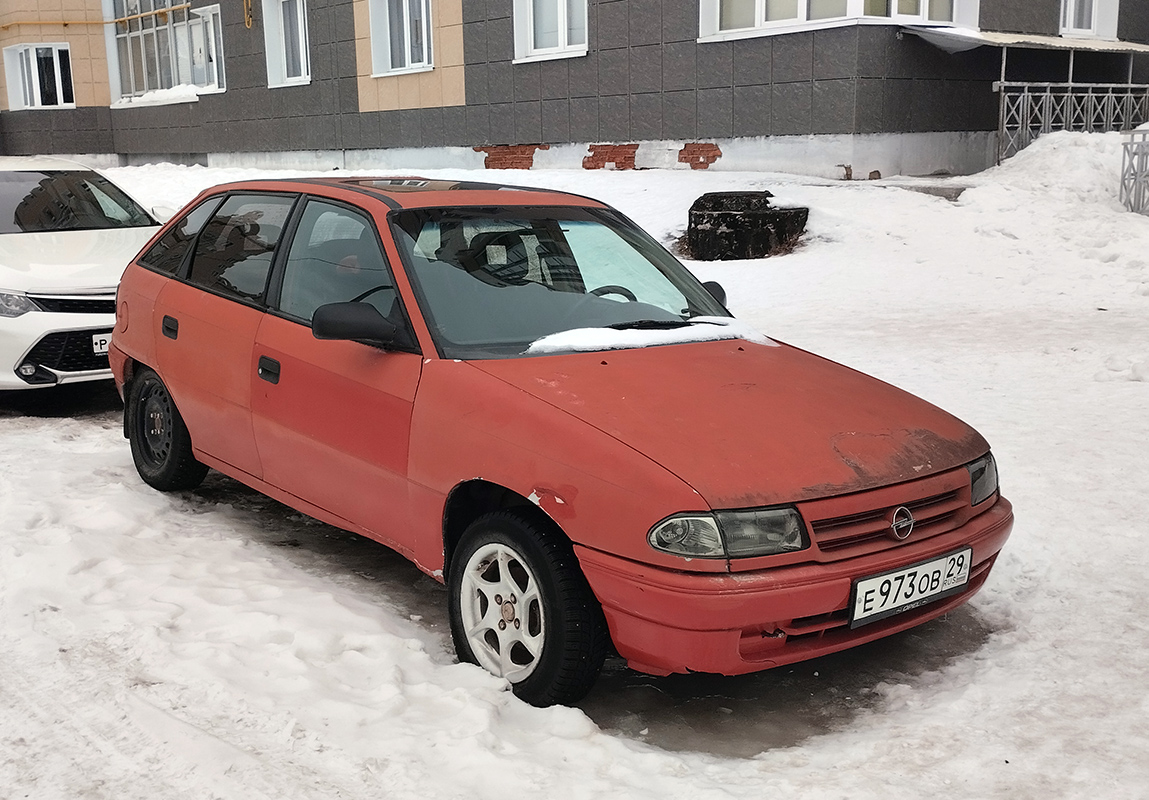 Архангельская область, № Е 973 ОВ 29 — Opel Astra (F) '91-98