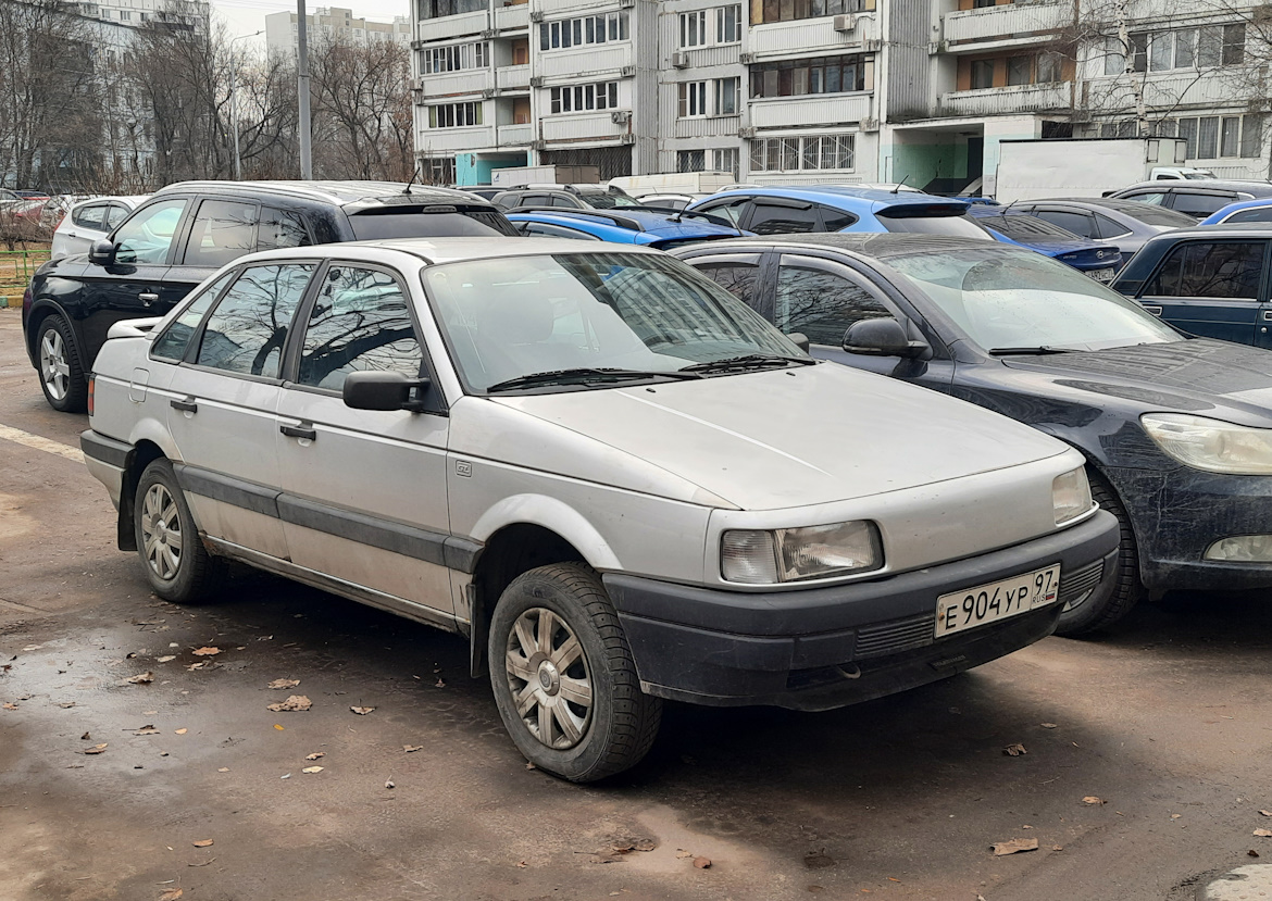 Москва, № Е 904 УР 97 — Volkswagen Passat (B3) '88-93