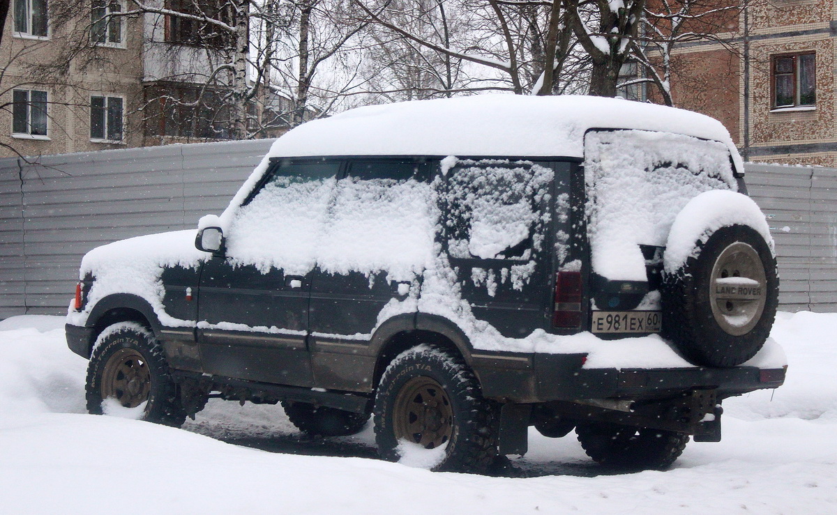 Псковская область, № Е 981 ЕХ 60 — Land Rover Discovery (I) '89-98