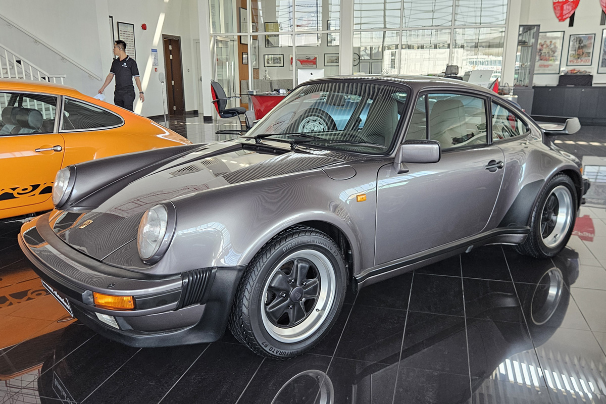 ОАЭ, № (UAE) U/N 0012 — Porsche 911 (930) '73-89