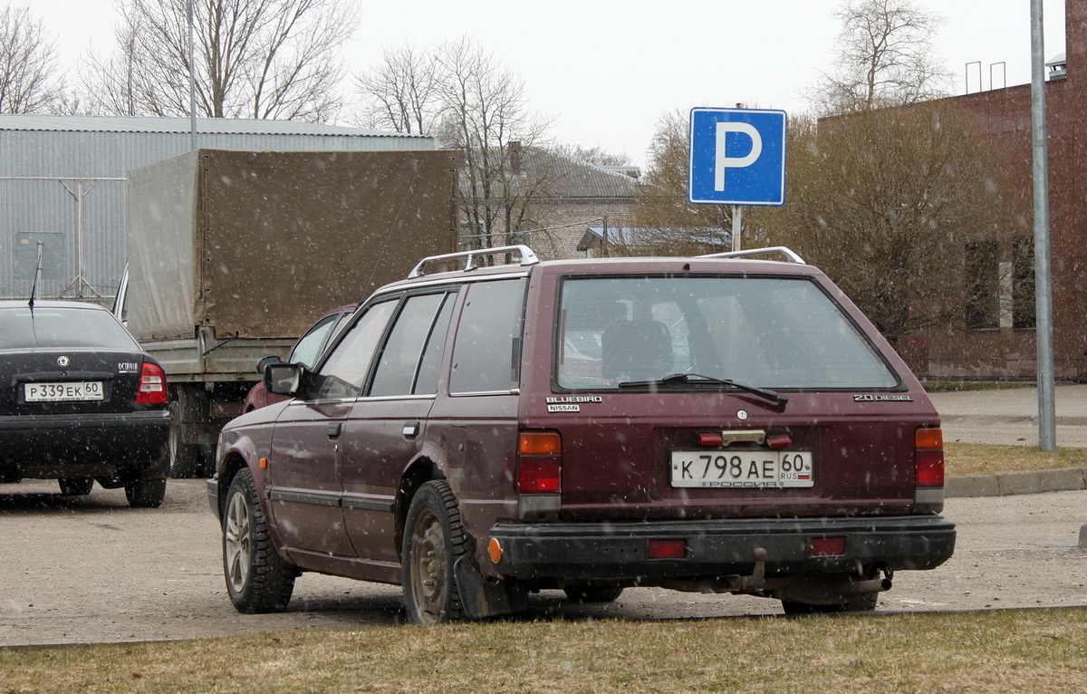 Псковская область, № К 798 АЕ 60 — Nissan Bluebird (U11) '83-90