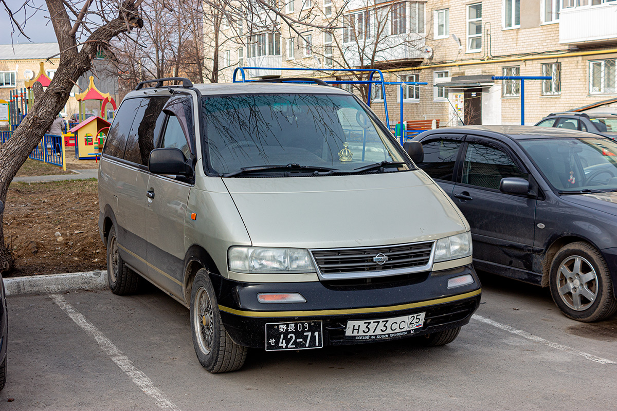 Свердловская область, № Н 373 СС 25 — Nissan Largo (W30) '93-99; Приморский край — Вне региона