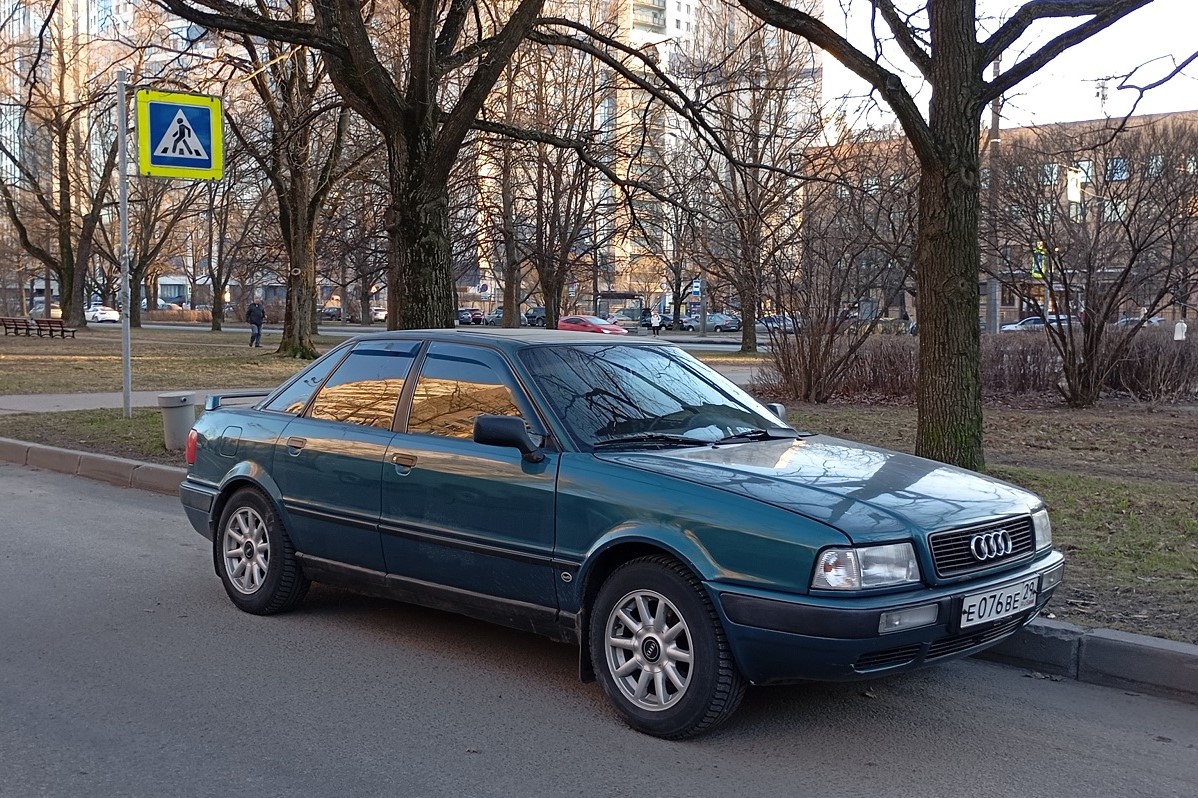 Архангельская область, № Е 076 ВЕ 29 — Audi 80 (B4) '91-96