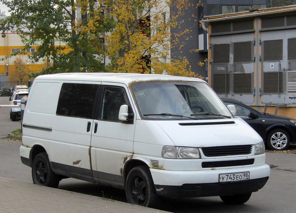 Санкт-Петербург, № У 743 ЕО 98 — Volkswagen Typ 2 (T4) '90-03