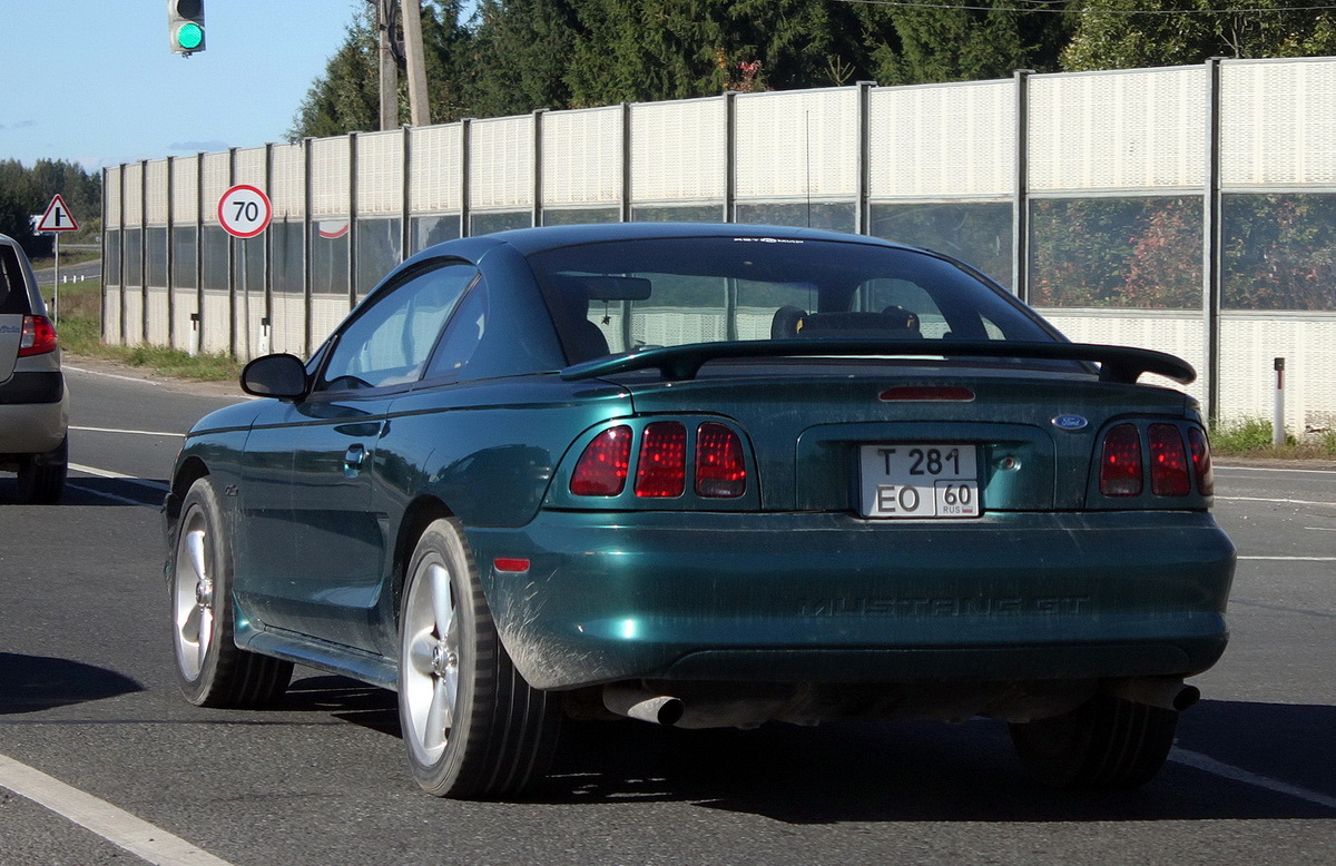 Псковская область, № Т 281 ЕО 60 — Ford Mustang (4G) '93-98