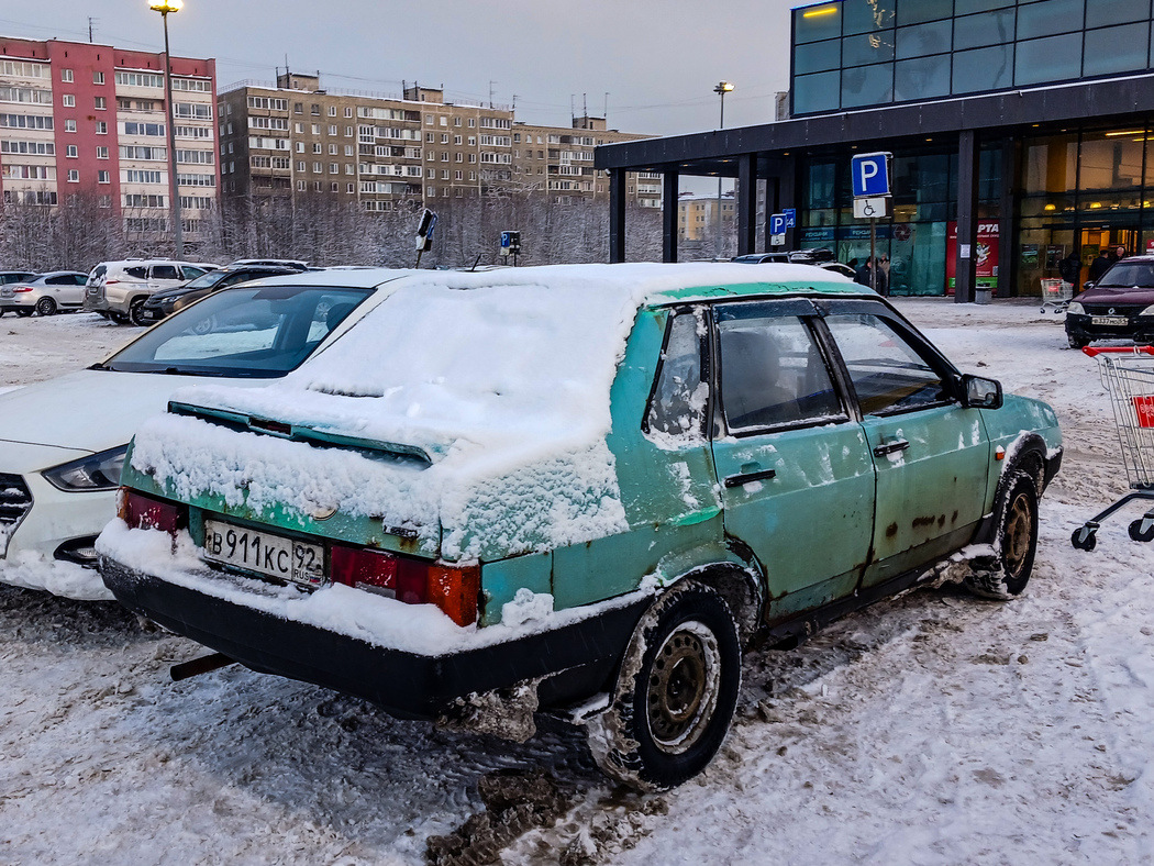 Мурманская область, № В 911 КС 92 — ВАЗ-21099 '90-04