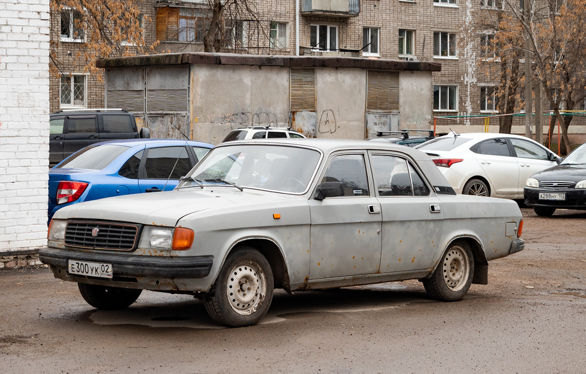 Башкортостан, № Е 300 УК 02 — ГАЗ-31029 Волга '92-97
