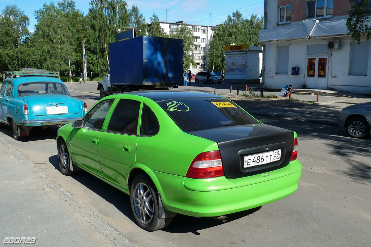 Архангельская область, № Е 486 ТТ 29 — Opel Vectra (B) '95-02