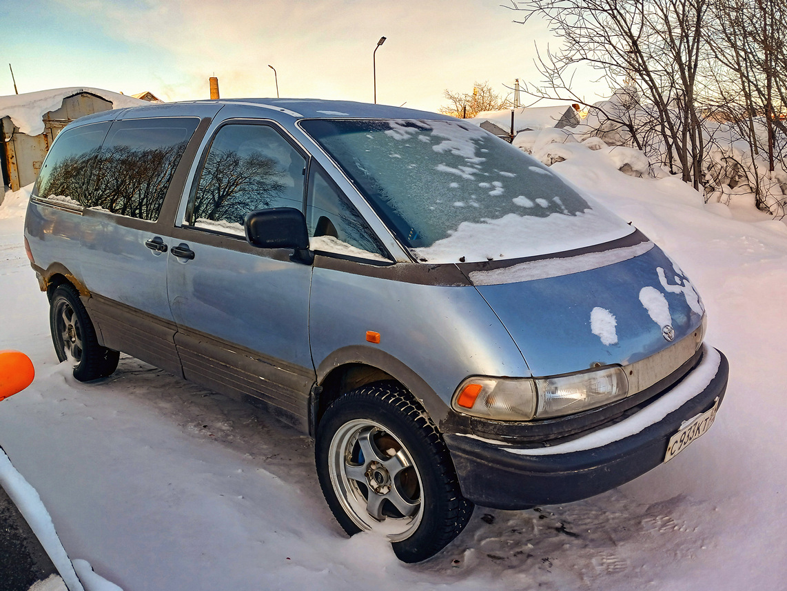 Мурманская область, № С 933 КТ 51 — Toyota Previa '90-00