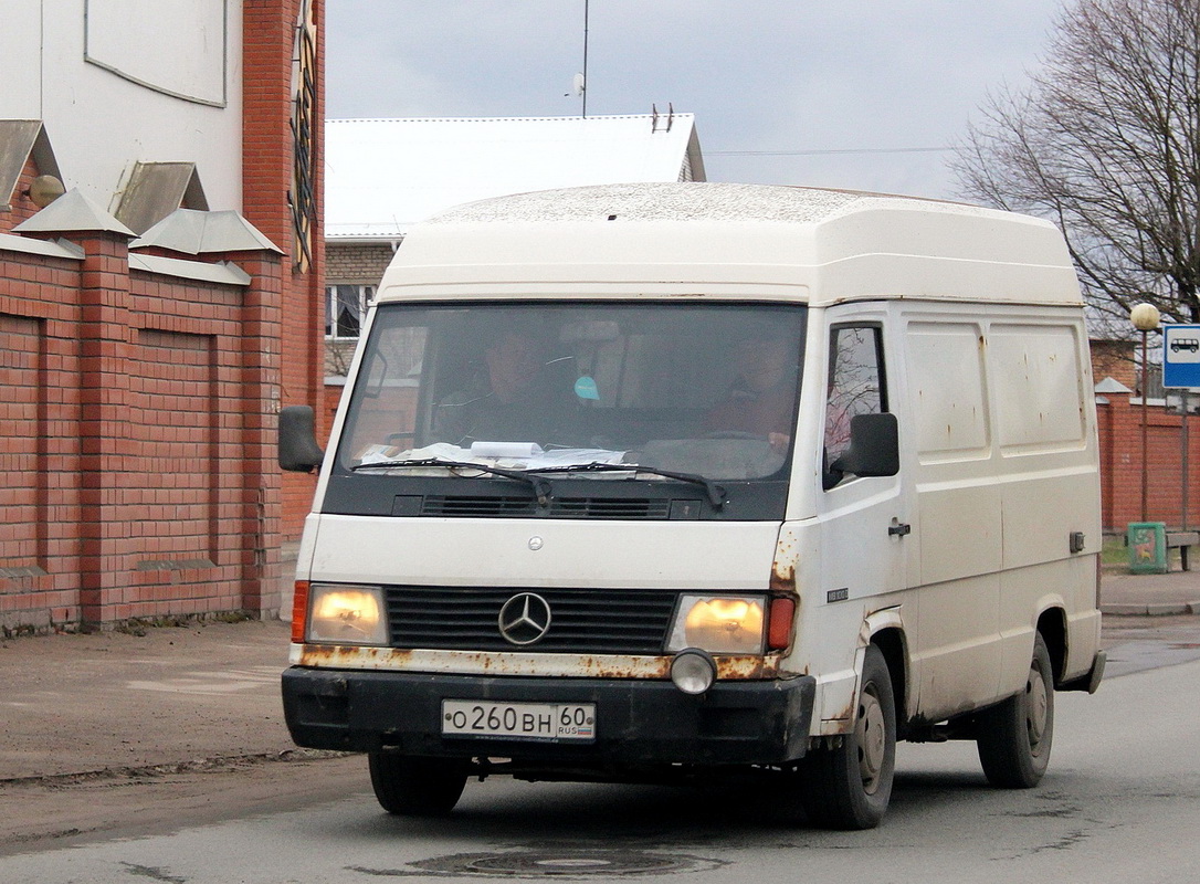 Псковская область, № О 260 ВН 60 — Mercedes-Benz MB100 '81-96