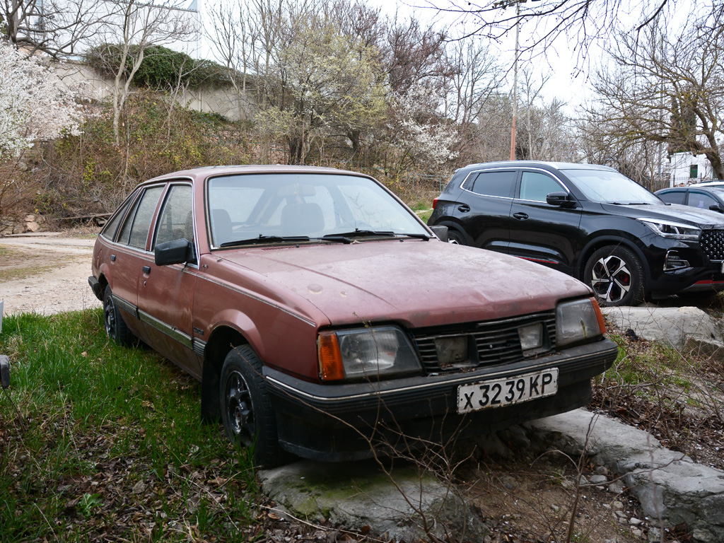 Севастополь, № Х 3239 КР — Opel Ascona (C) '81-88