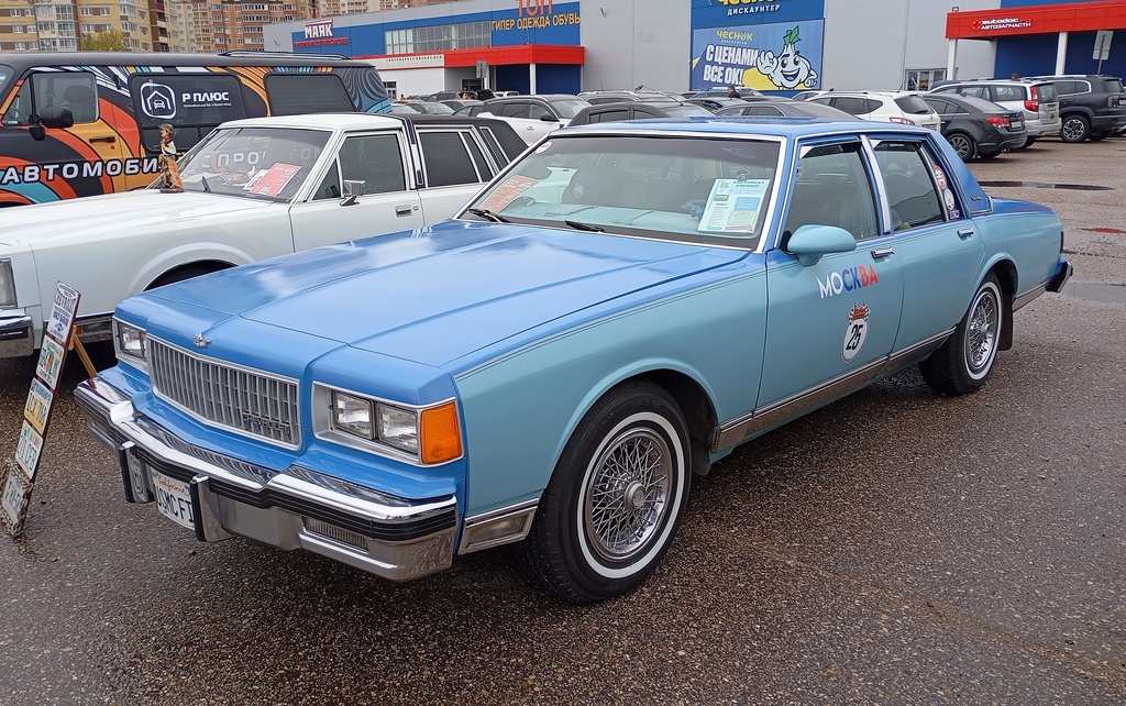 Москва, № Е 813 ЕО 797 — Chevrolet Caprice (3G) '77-90; Тверская область — Закрытие сезона 2024 Ретро-клуба Калинин