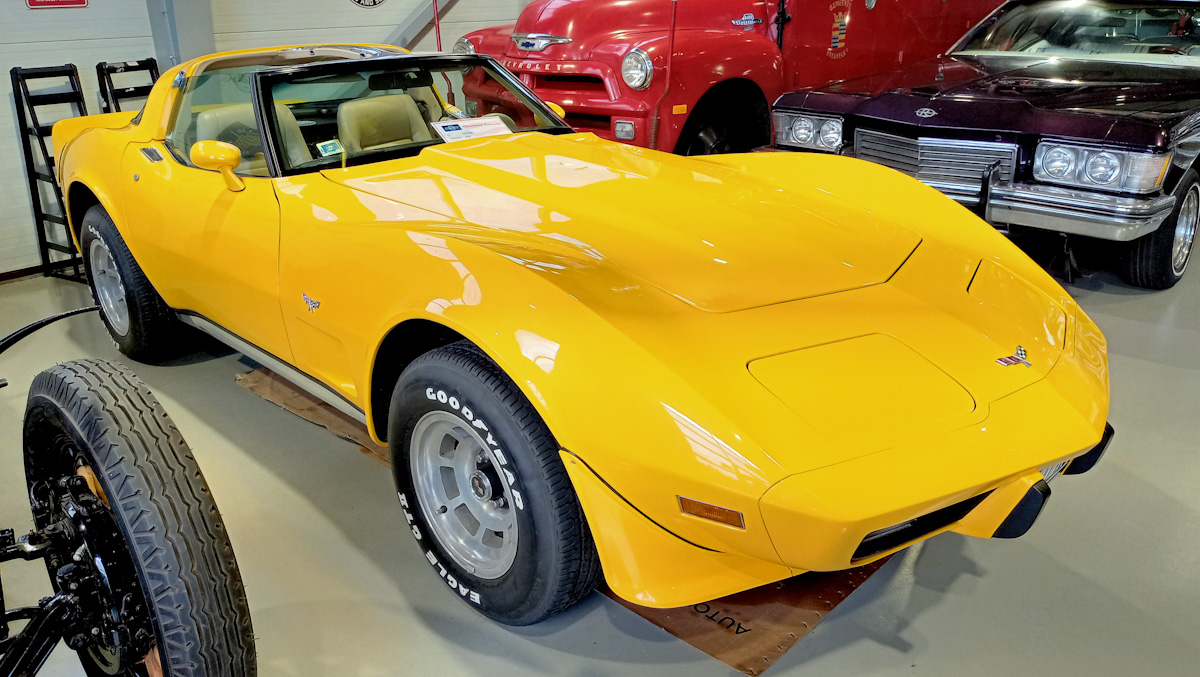 Латвия, № AI-85 — Chevrolet Corvette (C3) '68-82
