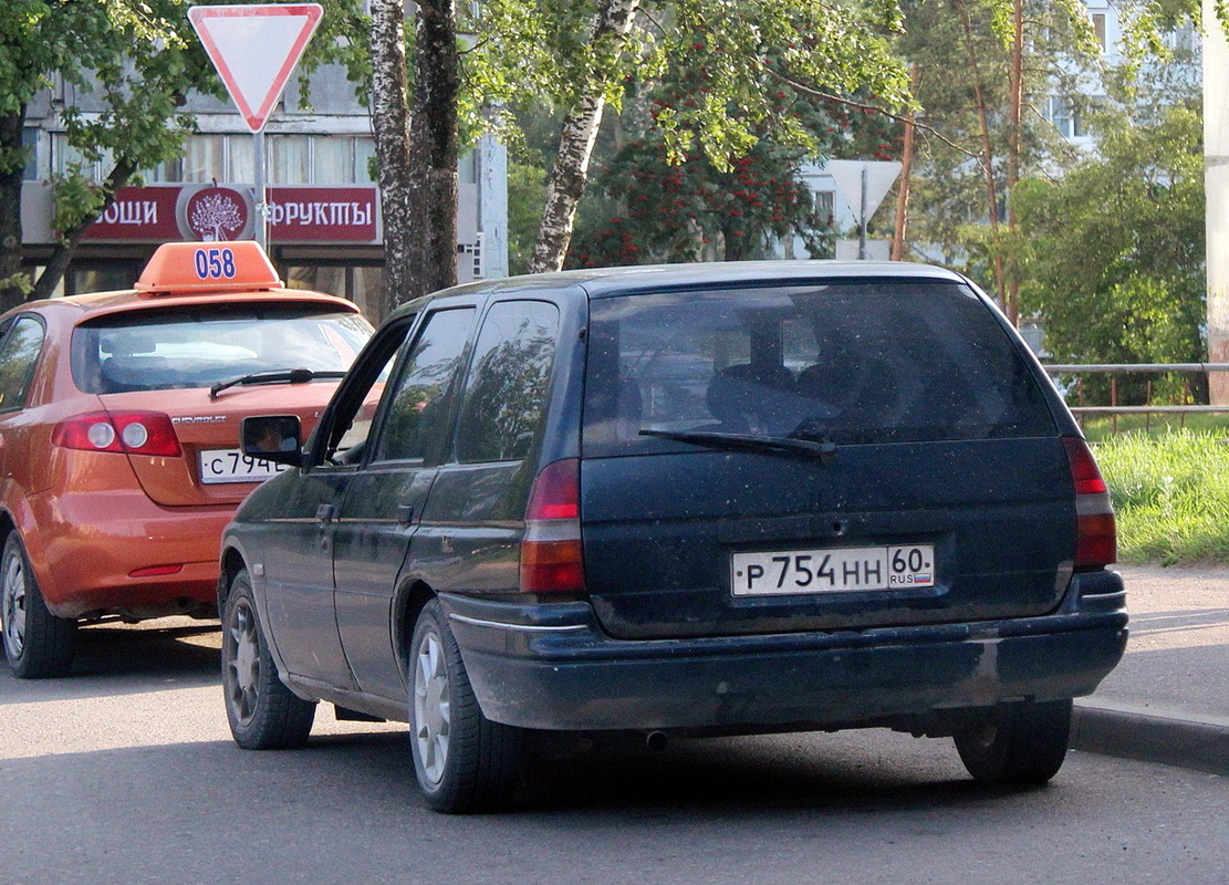 Псковская область, № Р 754 НН 60 — Ford Escort MkV '90-97