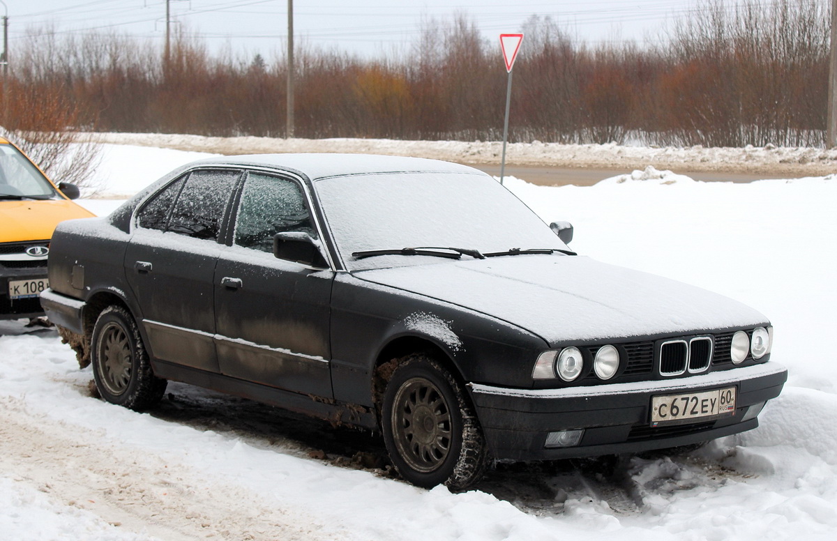 Псковская область, № С 672 ЕУ 60 — BMW 5 Series (E34) '87-96