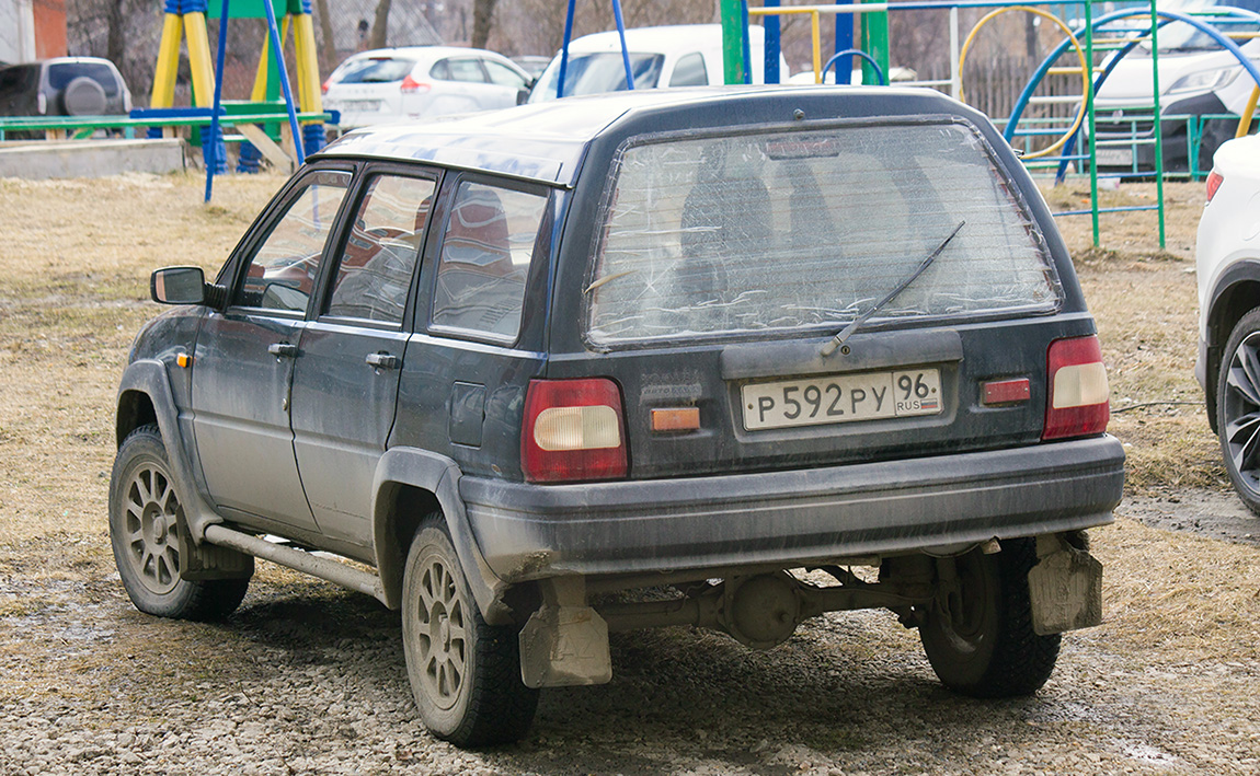 Свердловская область, № Р 592 РУ 96 — Иж-21261-070 '04-05