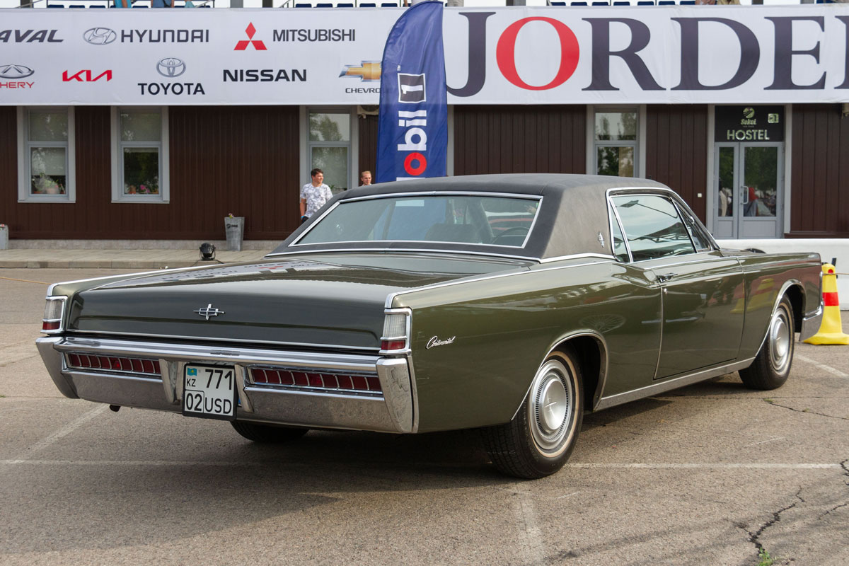 Алматы, № 771 USD 02 — Lincoln Continental (4G) '61-69