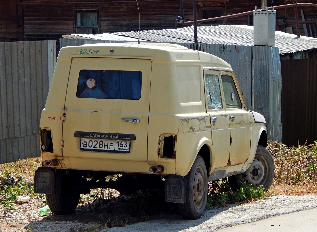 Самарская область, № В 028 НР 163 — Лаура-19321 '03-12