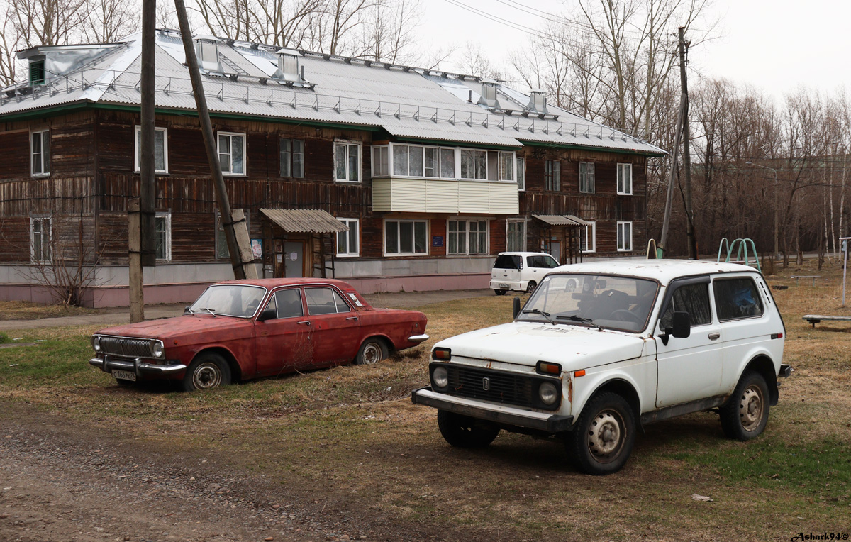 Красноярский край, № С 166 РХ 24 — ГАЗ-24 Волга '68-86; Красноярский край, № (24) Б/Н 0035 — ВАЗ-2121 Нива '77-94